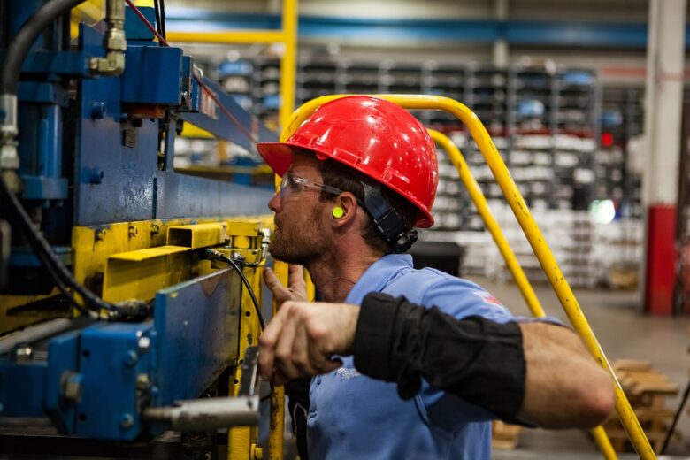 6 Tips For Improving Production Quality In Manufacturing - Emlii