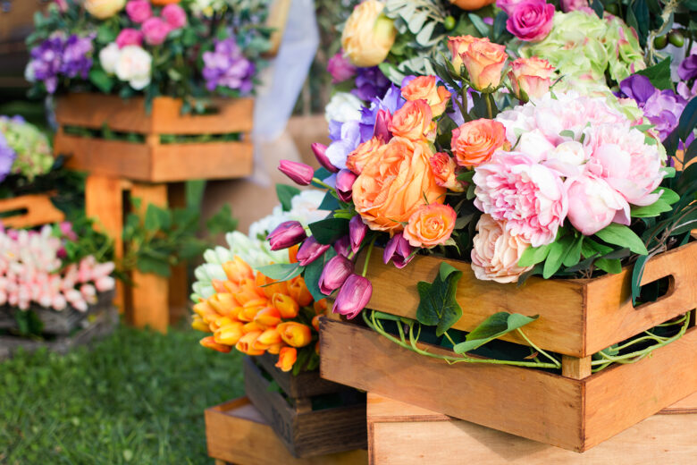 Can You Mix Silk Flowers And Real Flowers? Emlii